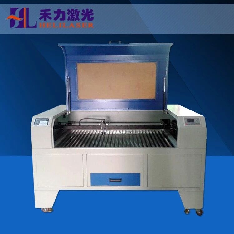 �����������и�C